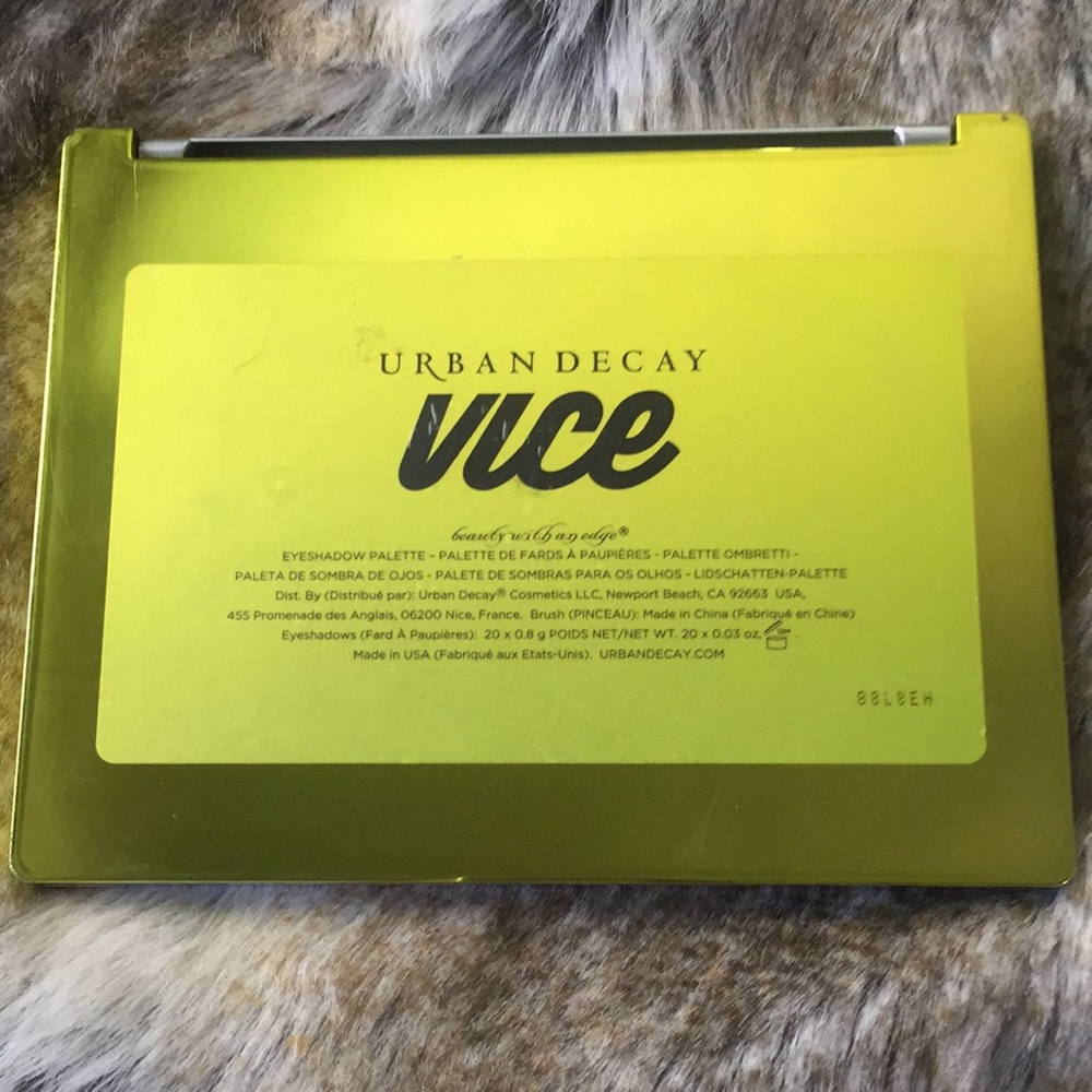 Sale Urban Decay Limited Vice Palette - Picture 3 of 3